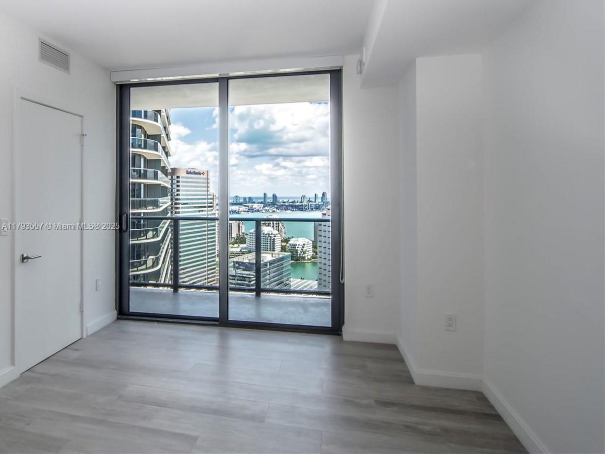 45 SW 9th St # 3501