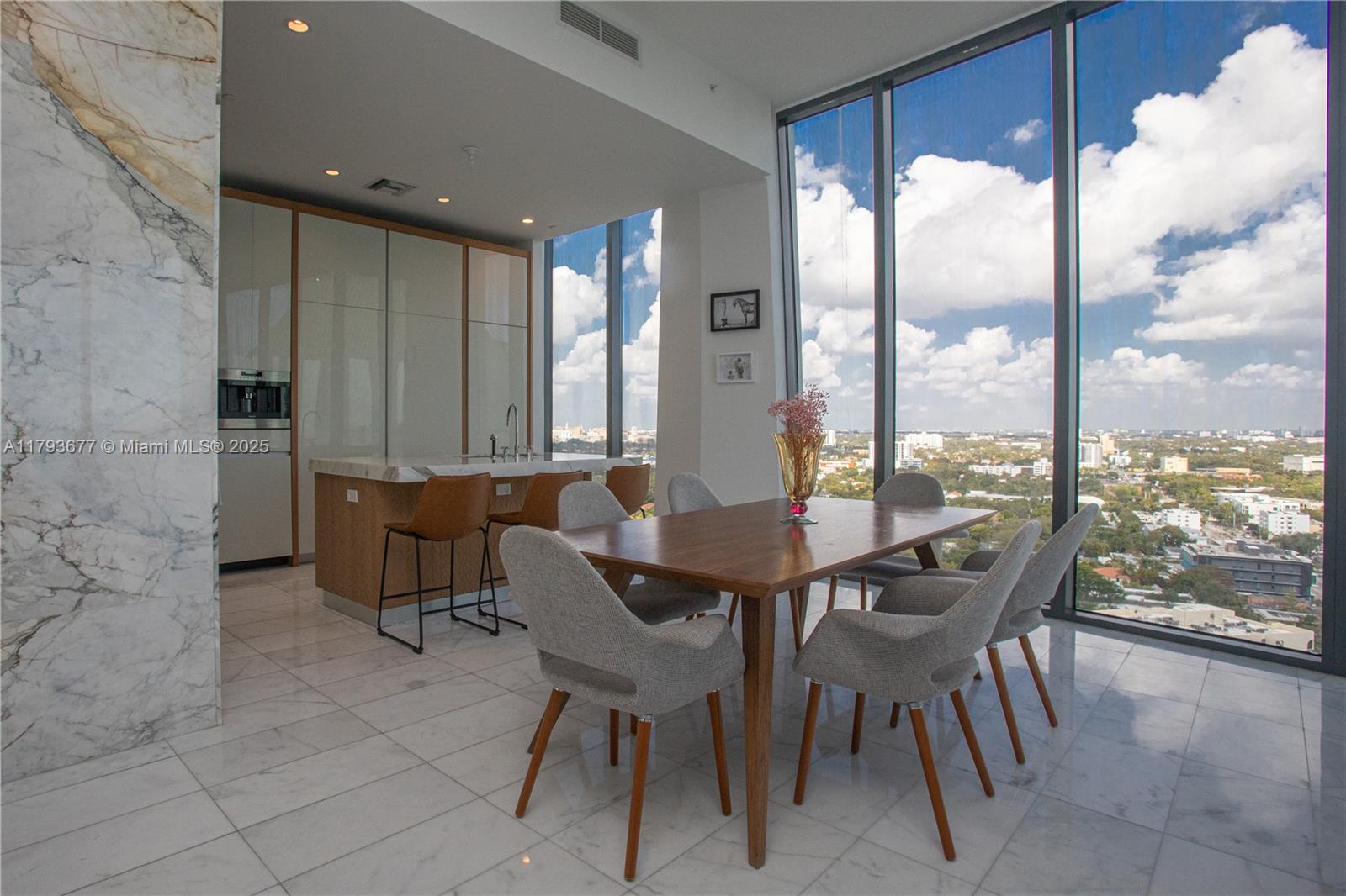 2821 S Bayshore Dr # 20D
