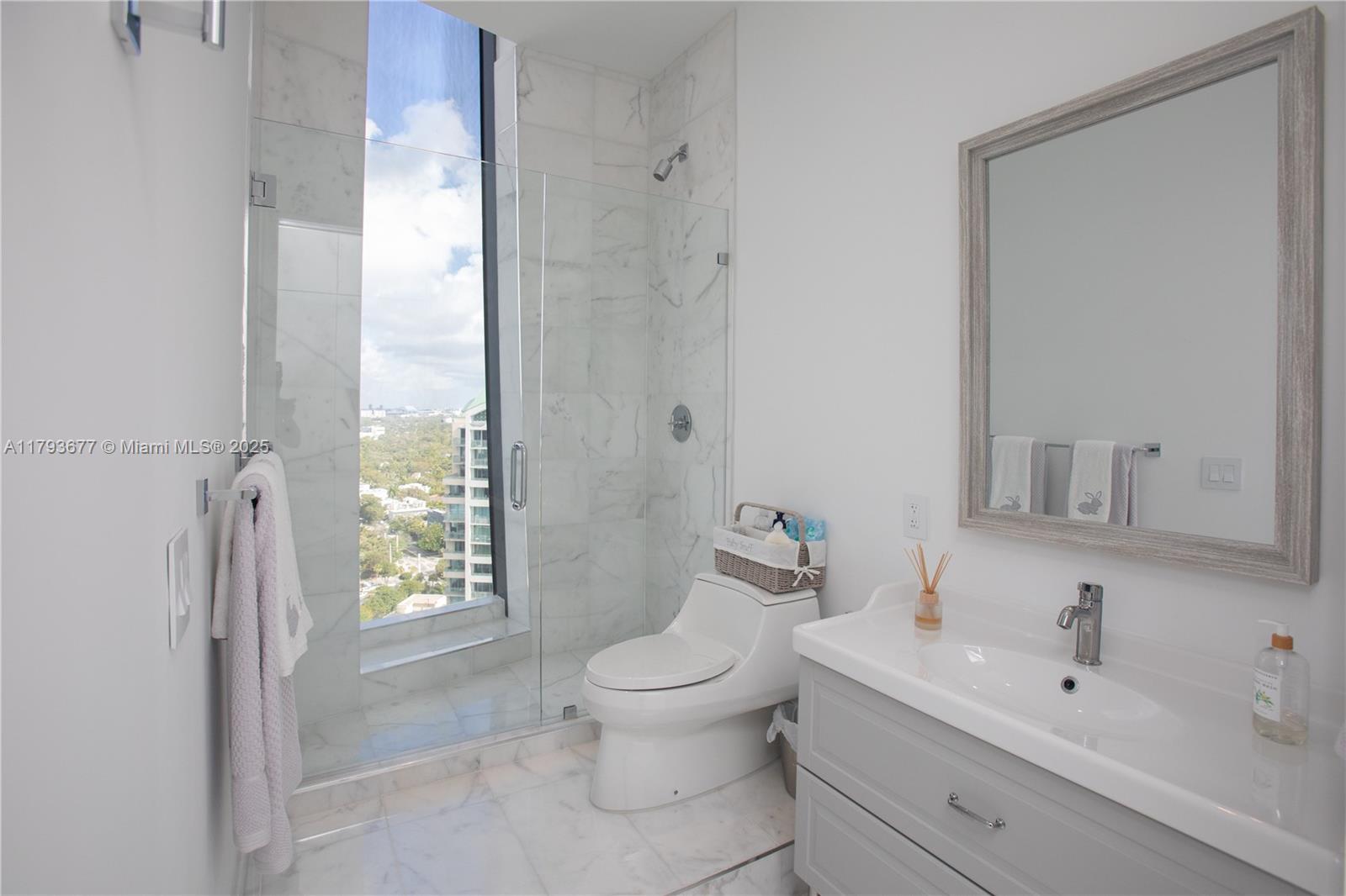 2821 S Bayshore Dr # 20D