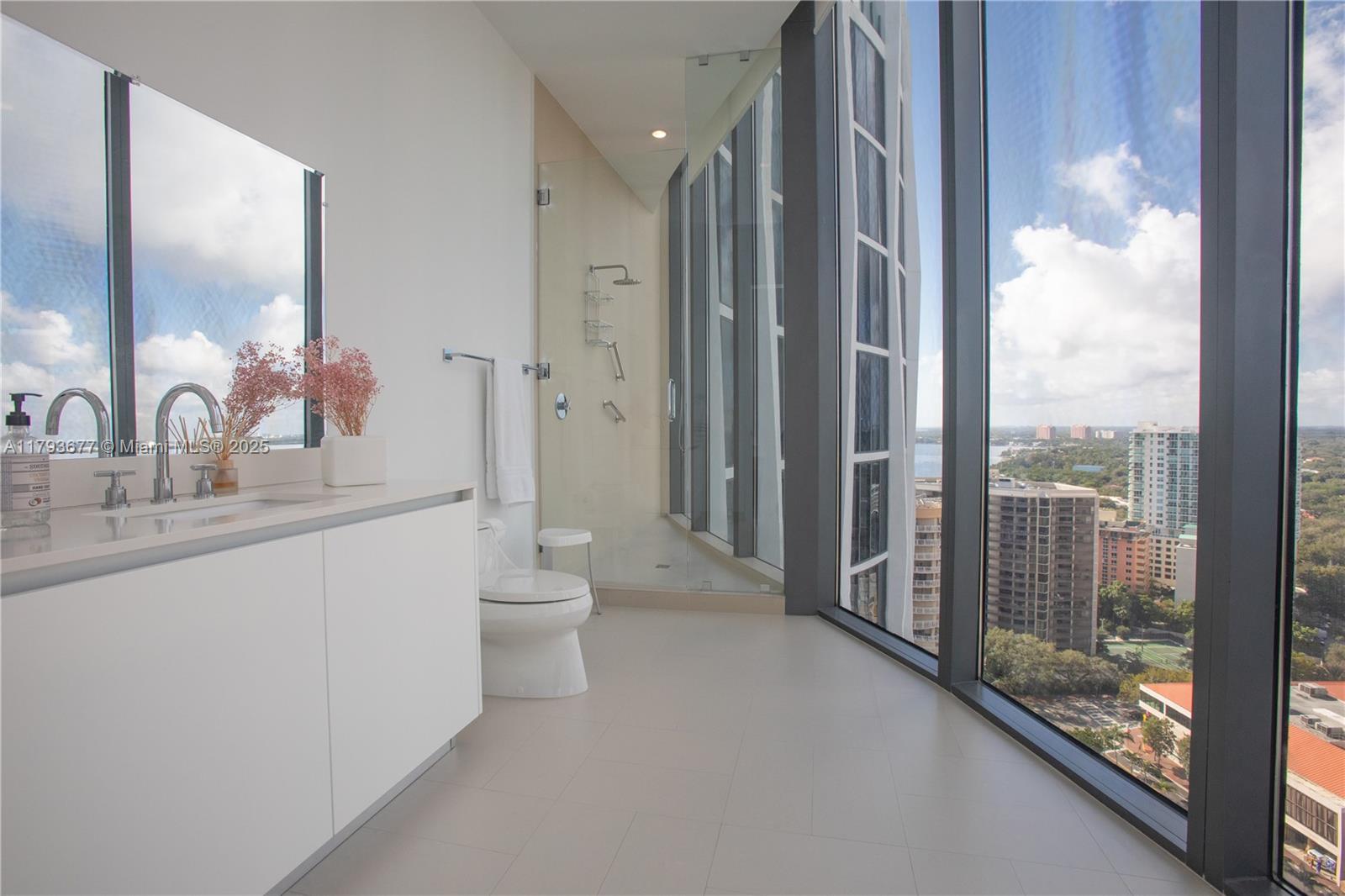 2821 S Bayshore Dr # 20D