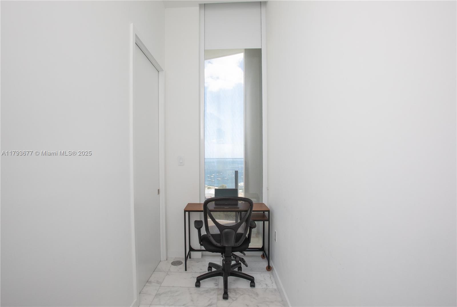2821 S Bayshore Dr # 20D