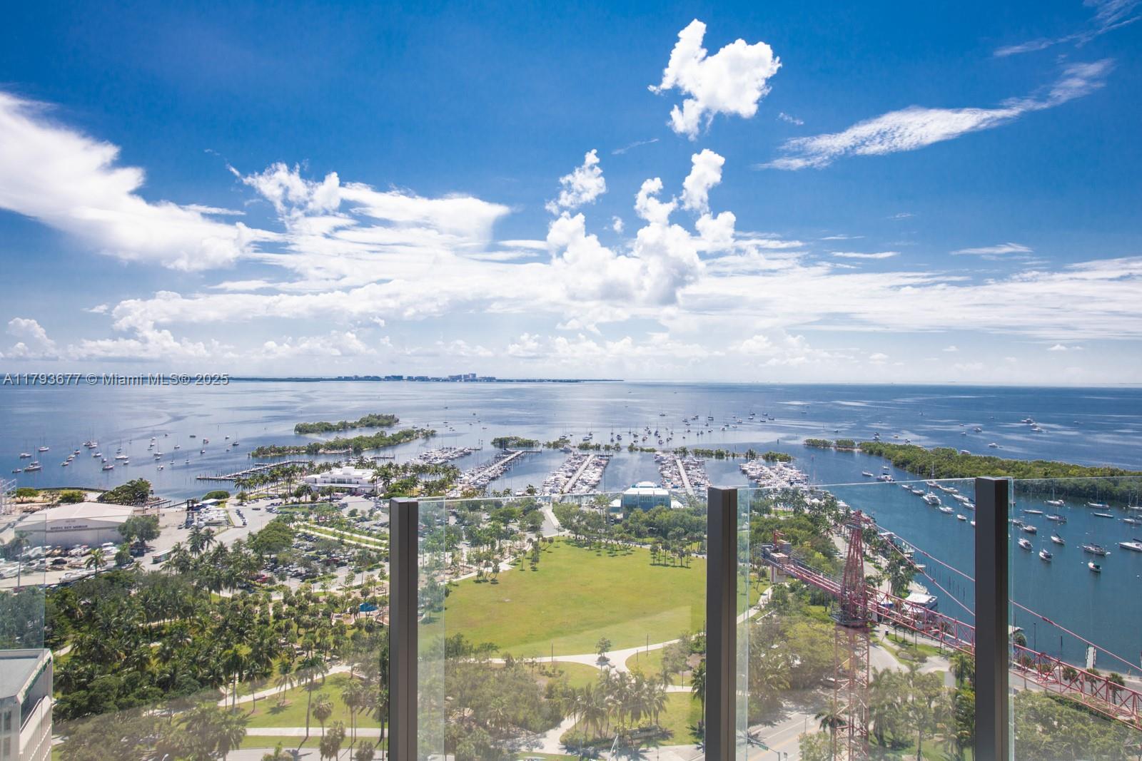 2821 S Bayshore Dr # 20D