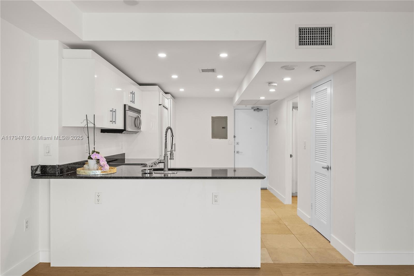 10275 Collins Ave # 801