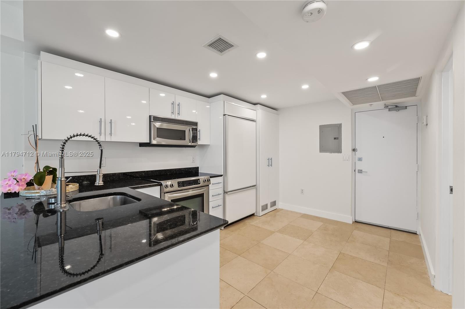10275 Collins Ave # 801