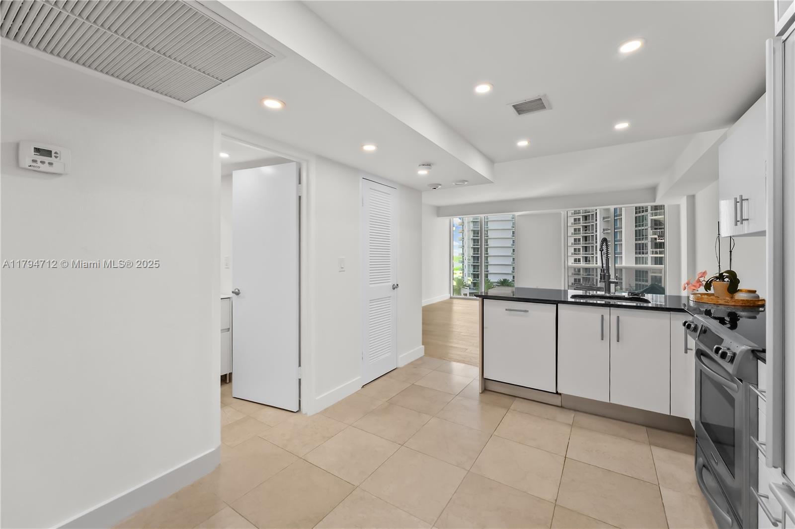 10275 Collins Ave # 801