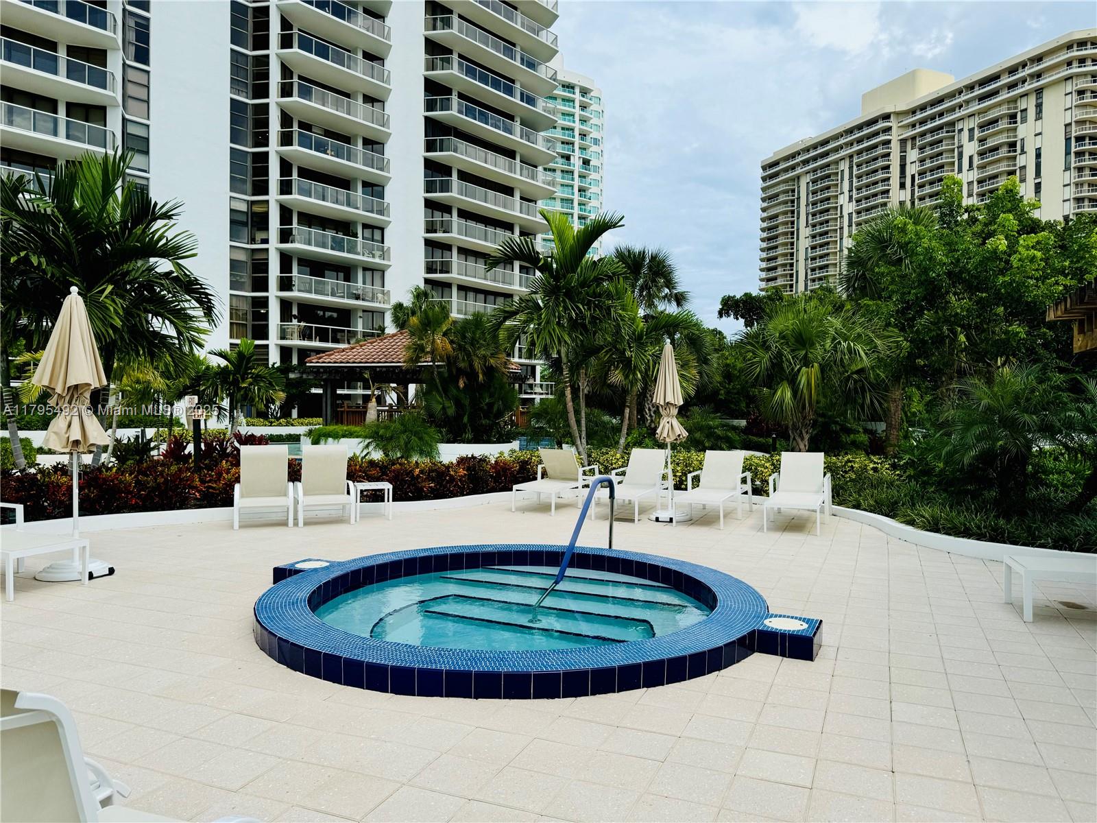 20281 E Country Club Dr # 511
