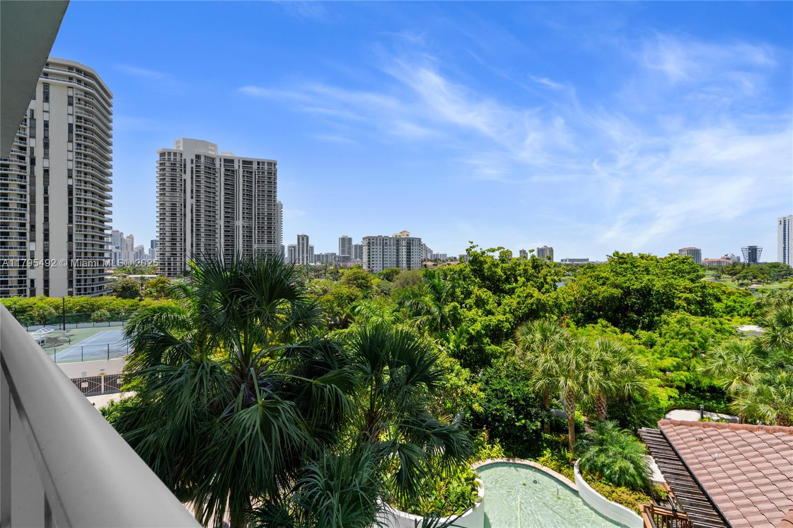 20281 E Country Club Dr # 511