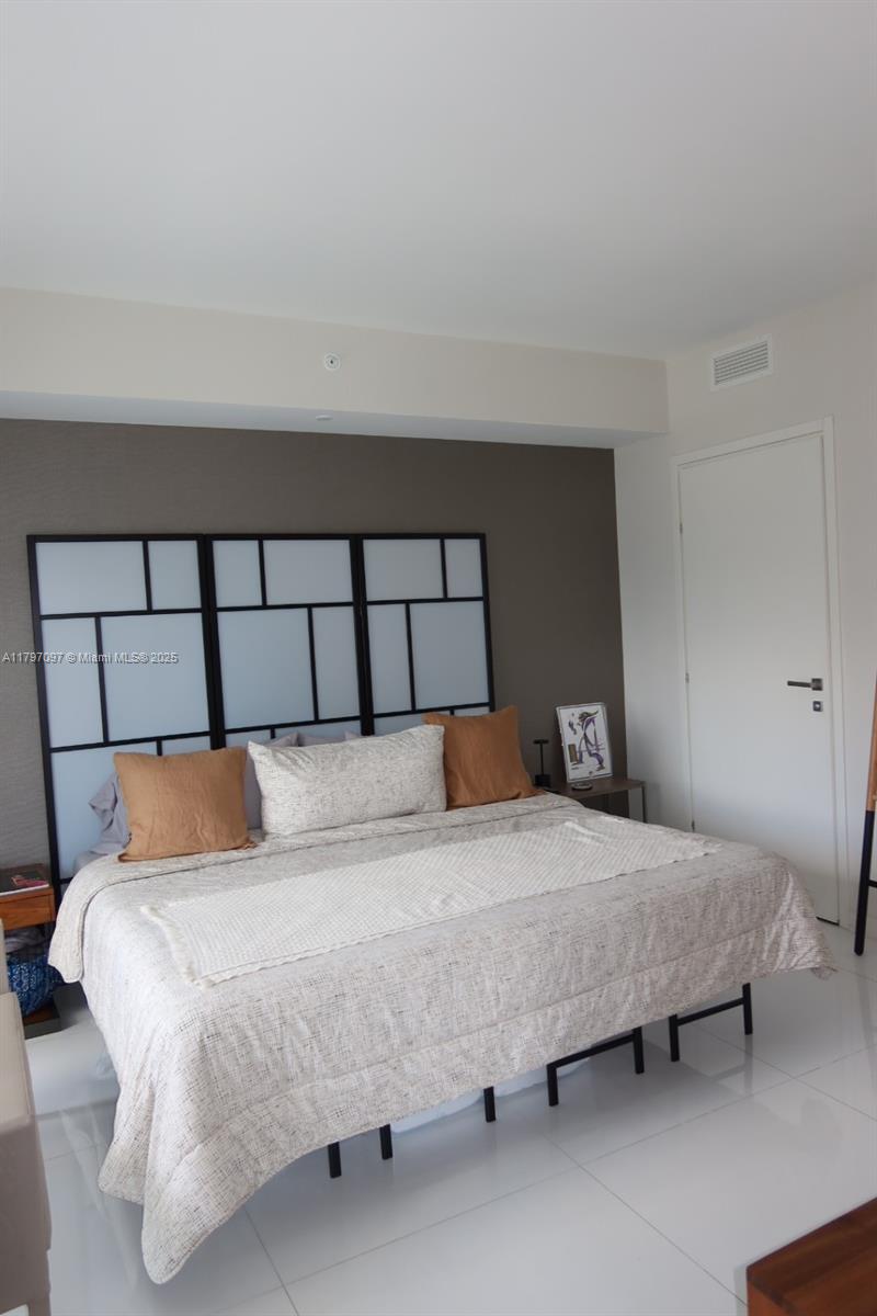 1300 Brickell Bay Dr # 3501