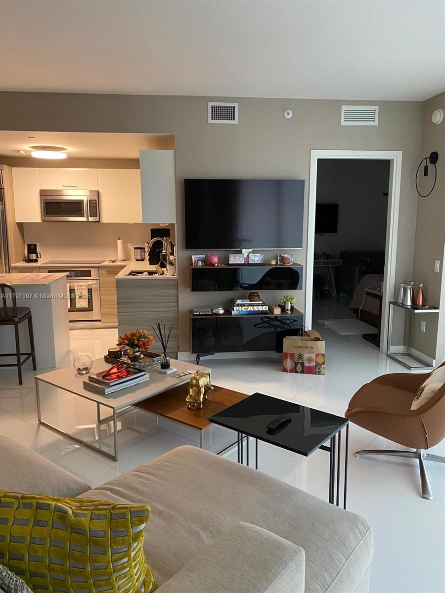 1300 Brickell Bay Dr # 3501