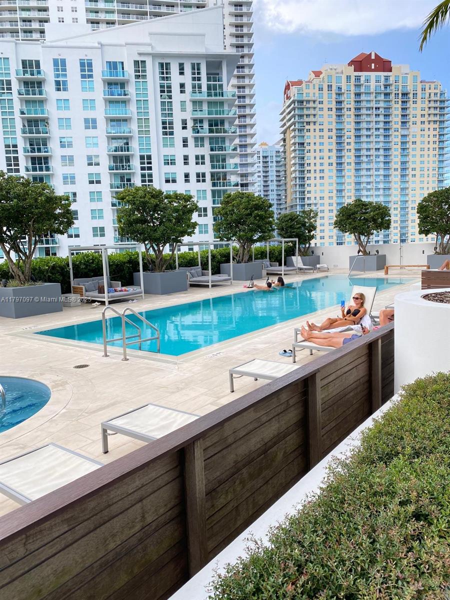 1300 Brickell Bay Dr # 3501