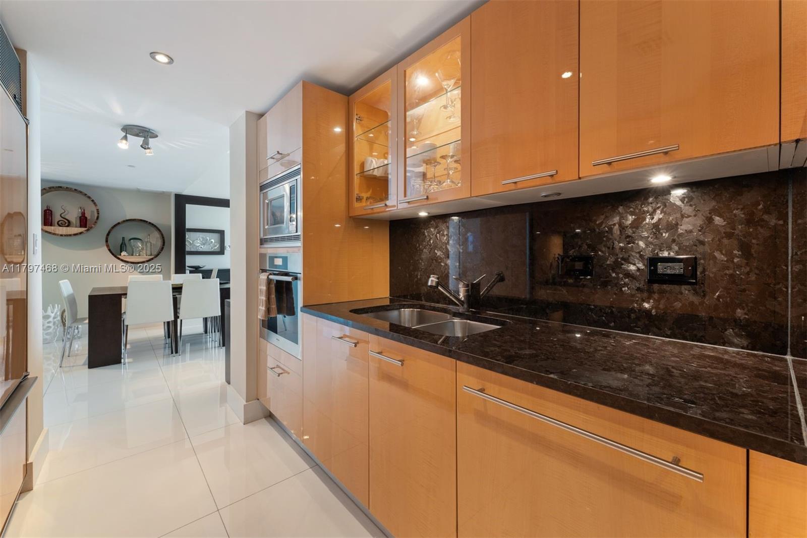 6801 Collins Ave Unit: PH10