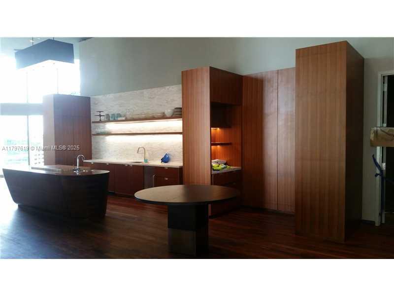 1300 Brickell Bay Dr # 2413