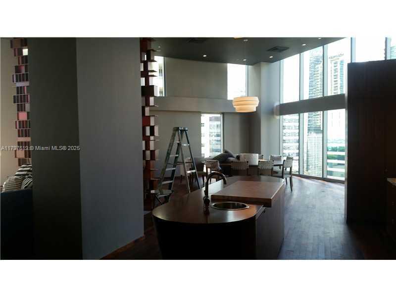 1300 Brickell Bay Dr # 2413
