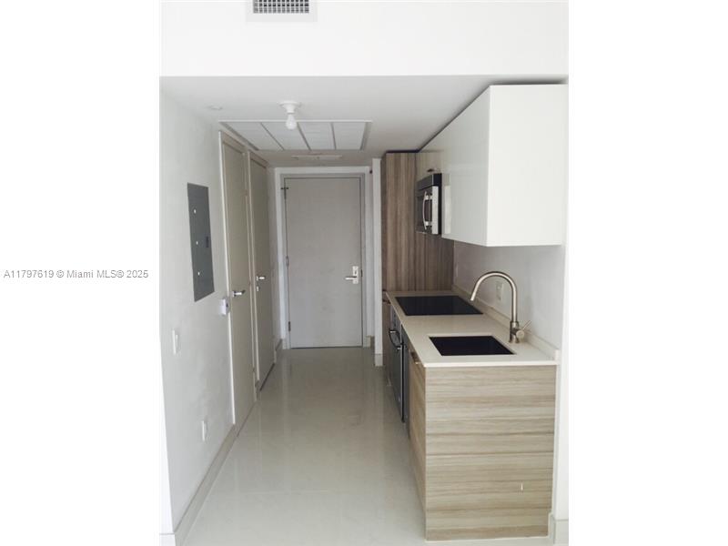 1300 Brickell Bay Dr # 2413