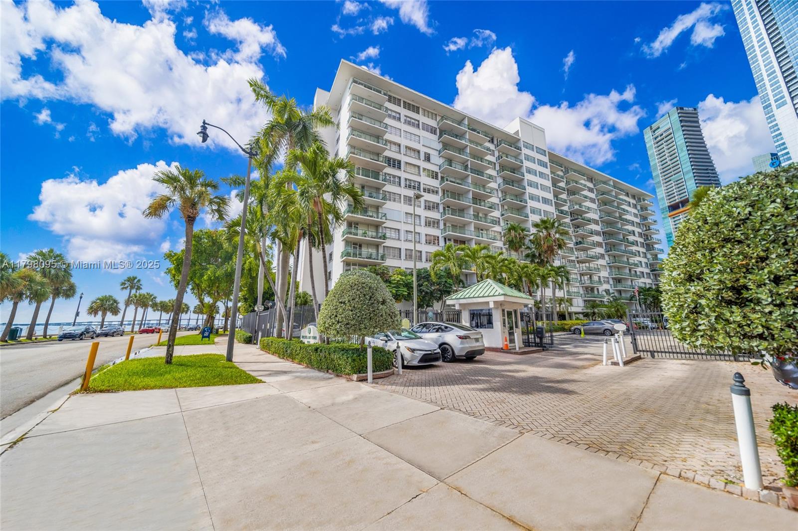 1408 Brickell Bay Dr # 906