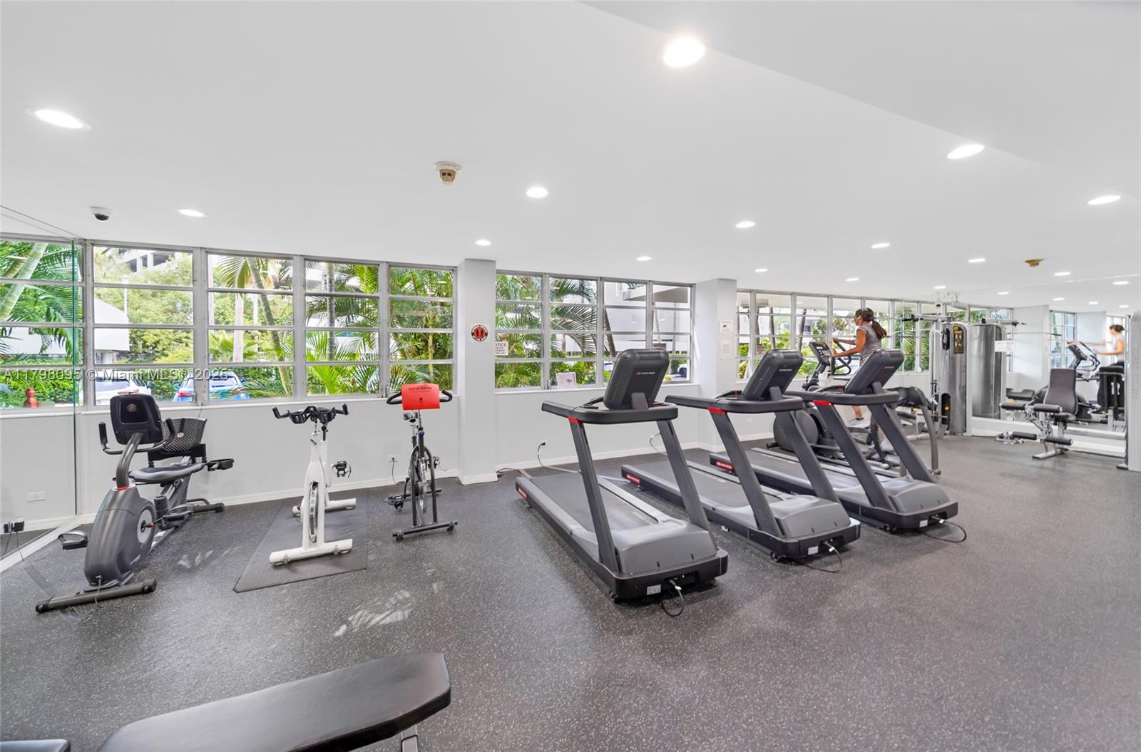 1408 Brickell Bay Dr # 906