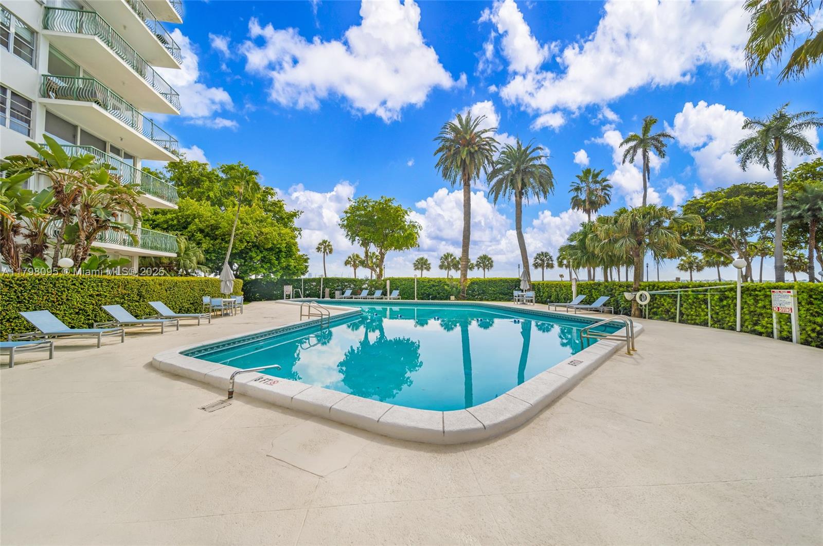 1408 Brickell Bay Dr # 906