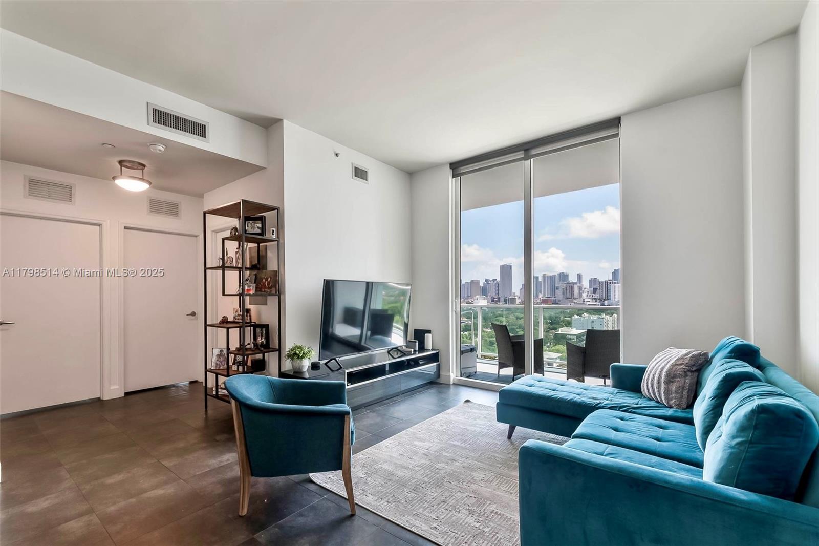 2525 SW 3 Ave # 1407
