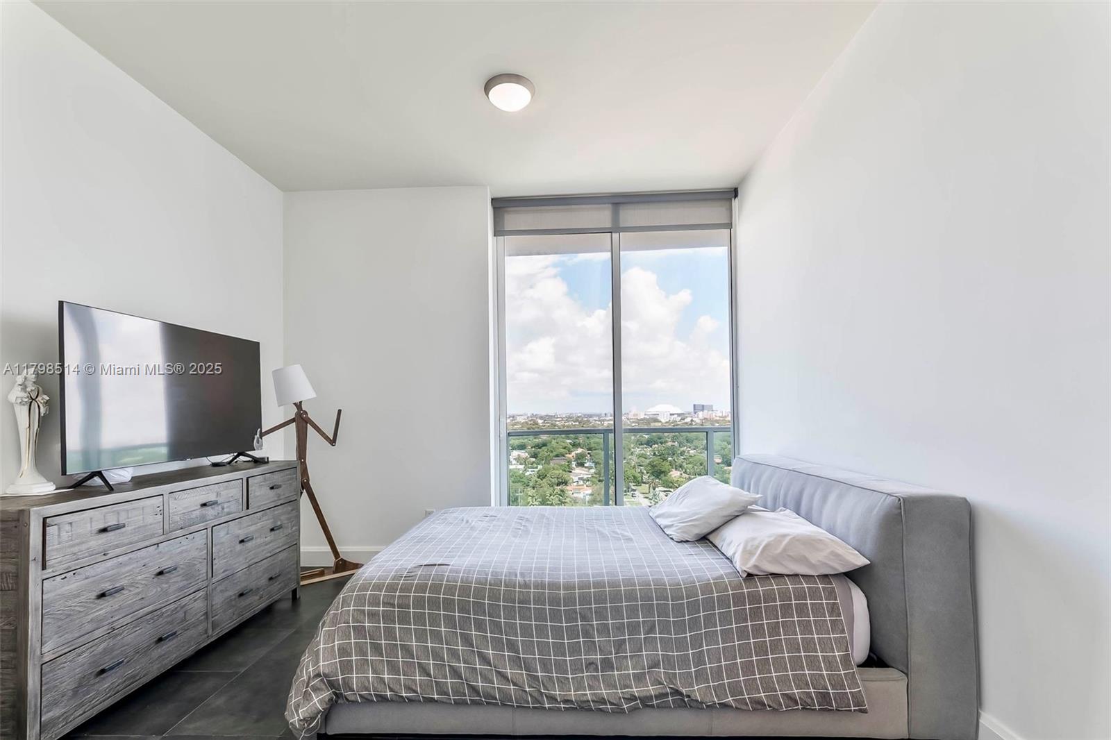 2525 SW 3 Ave # 1407