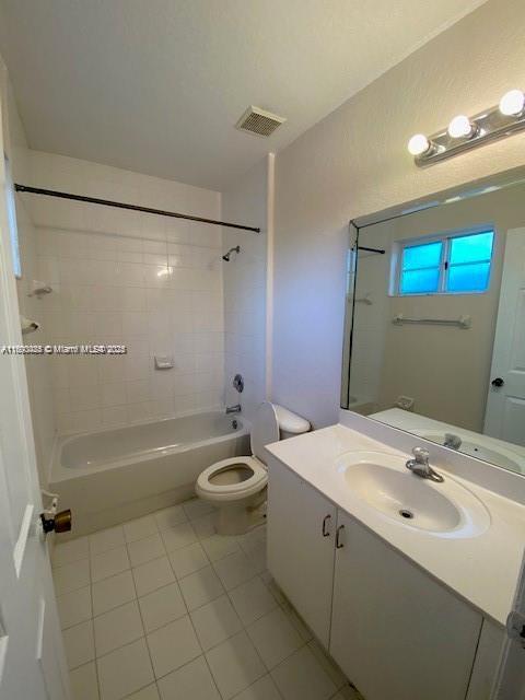 646 SW 7th Ter