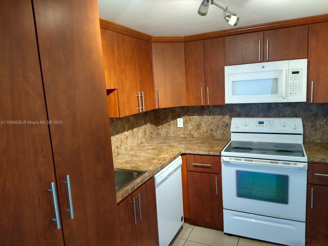 200 SE 15th Rd # 9B