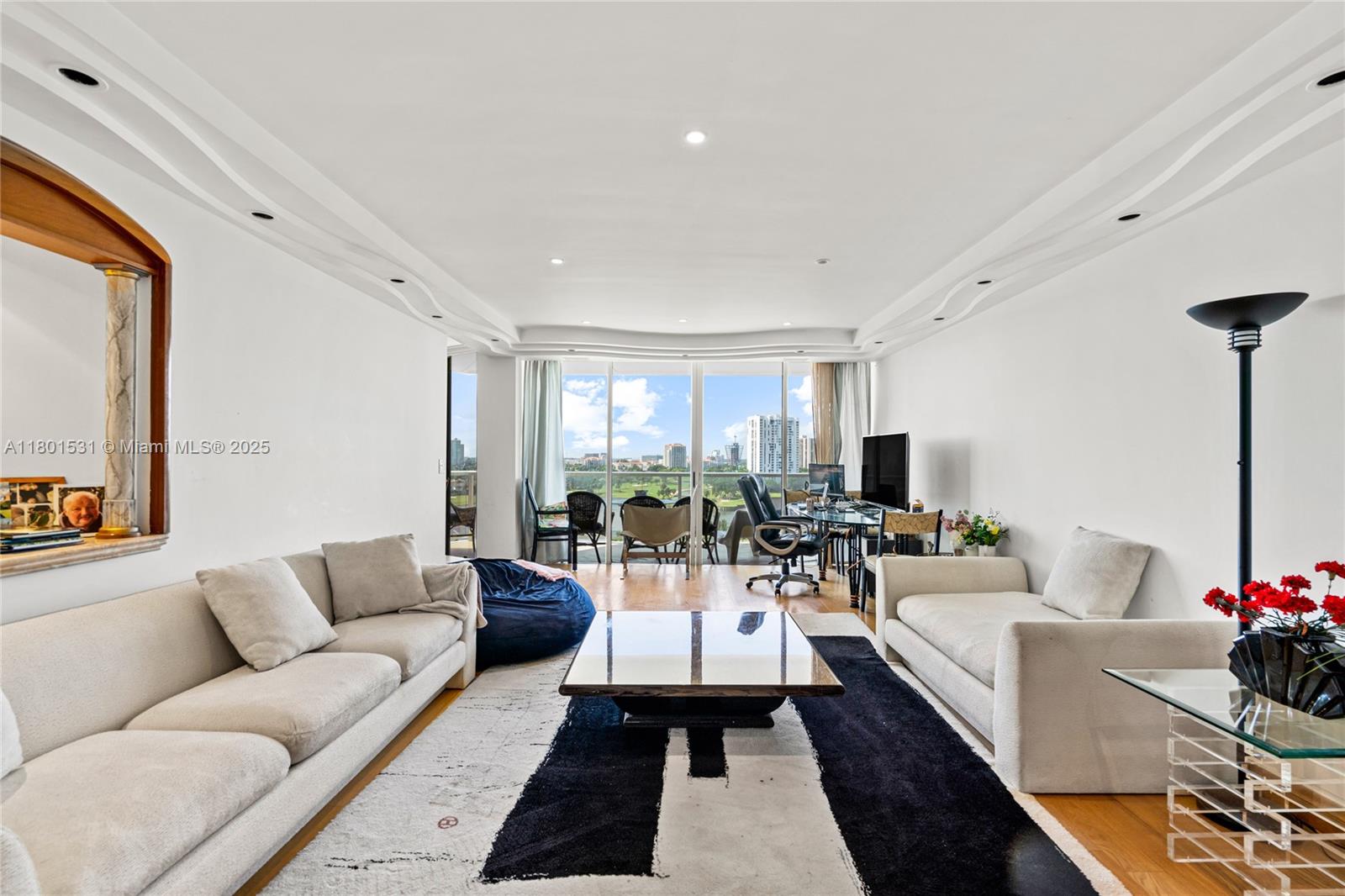 20281 E Country Club Dr # 909