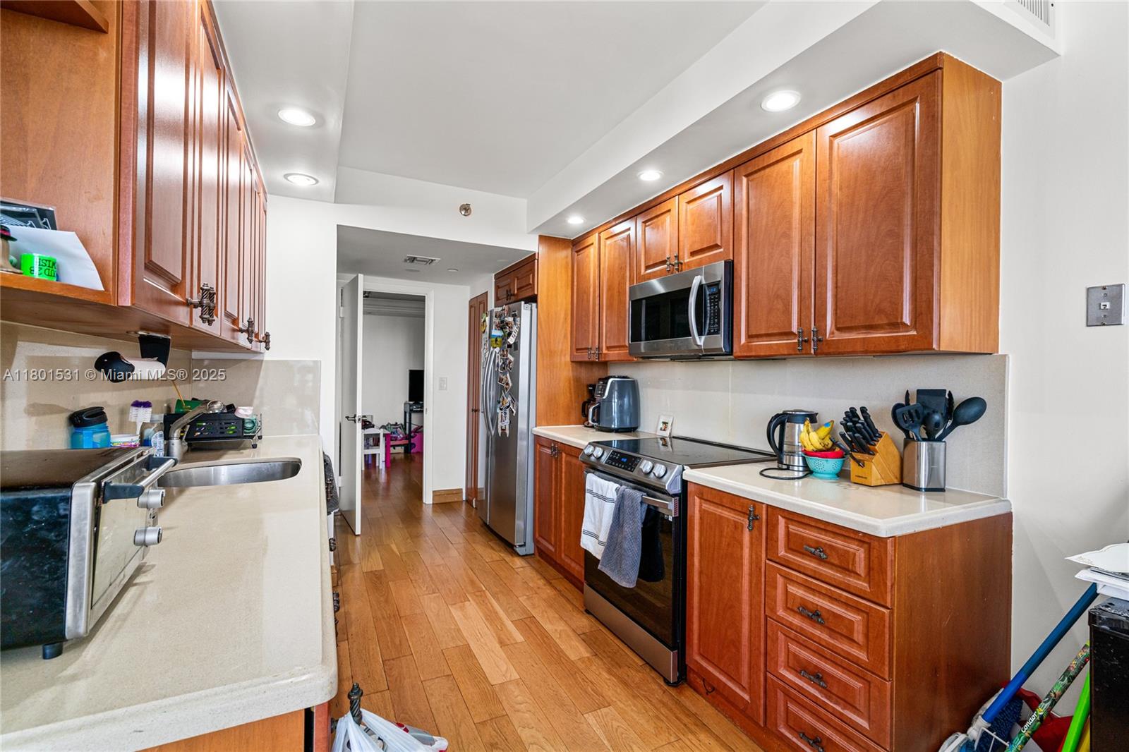 20281 E Country Club Dr # 909