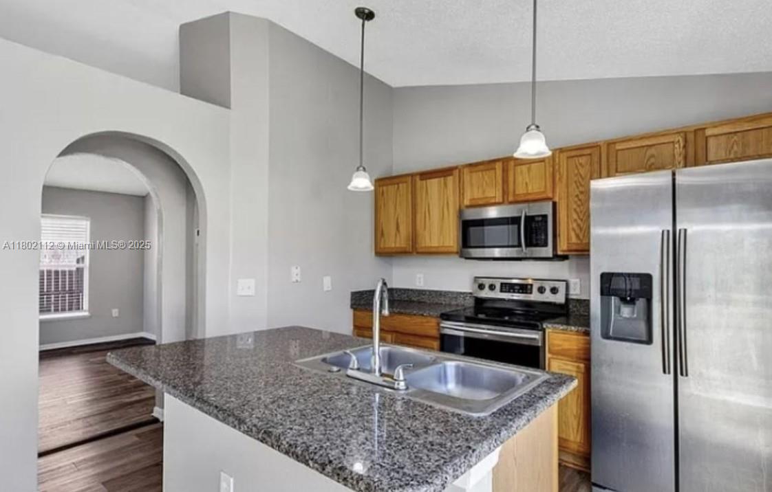 2110 Whispering Trails Blvd