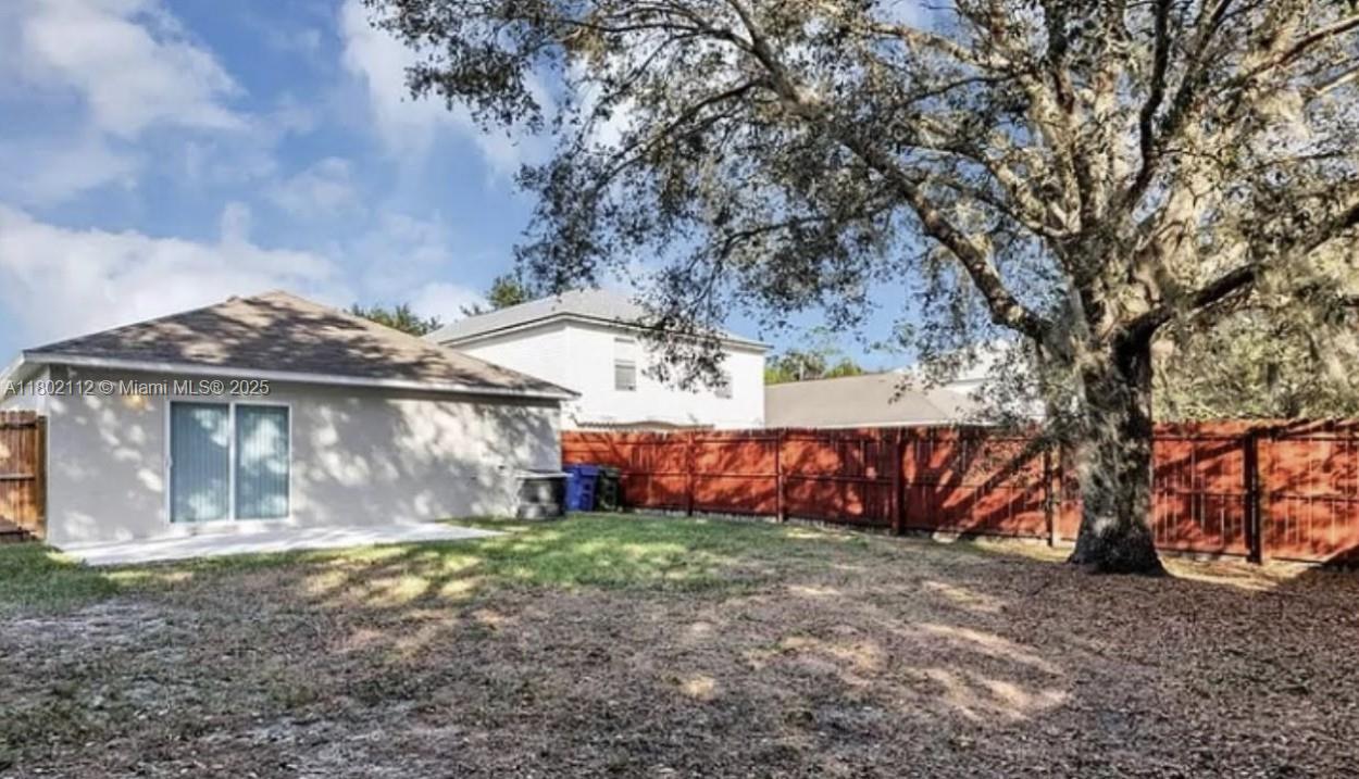 2110 Whispering Trails Blvd