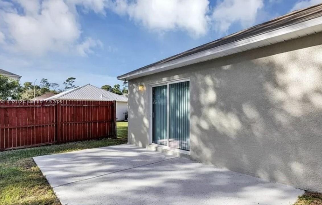 2110 Whispering Trails Blvd