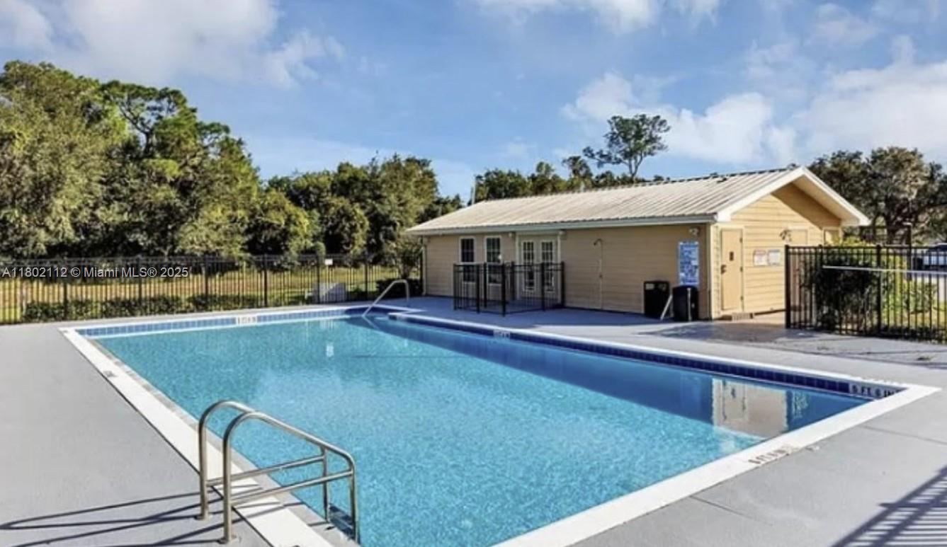 2110 Whispering Trails Blvd