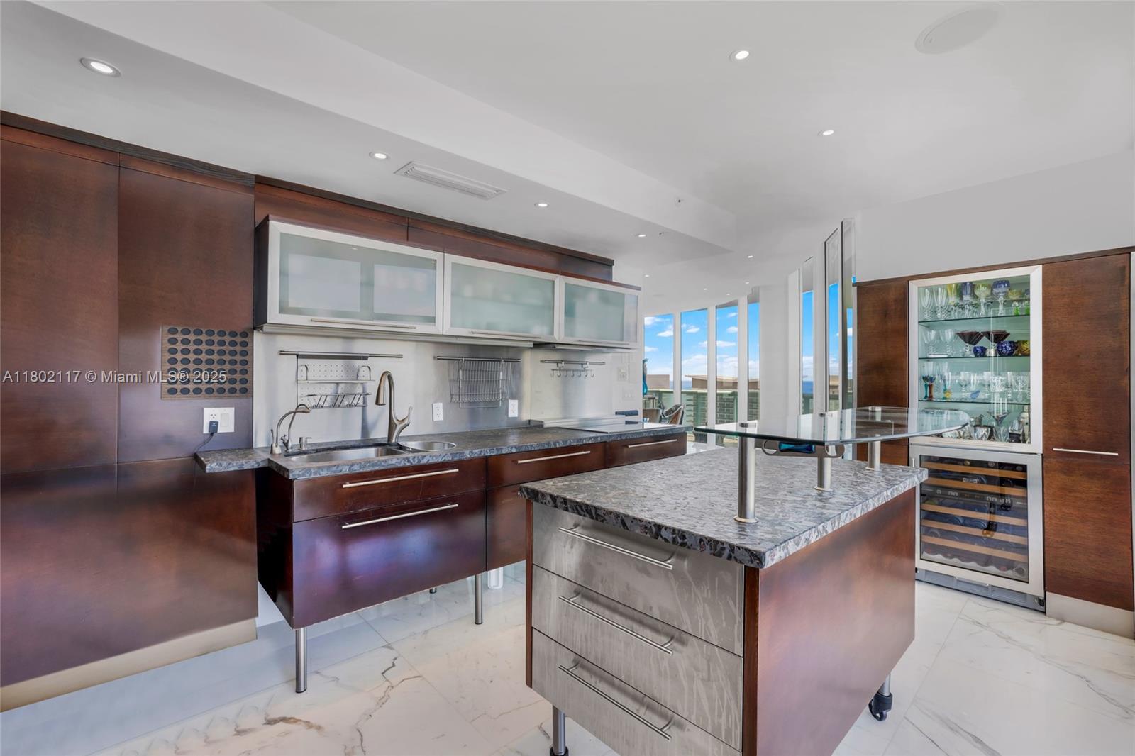 6000 Indian Creek Dr # 3 Unit: 25C-3