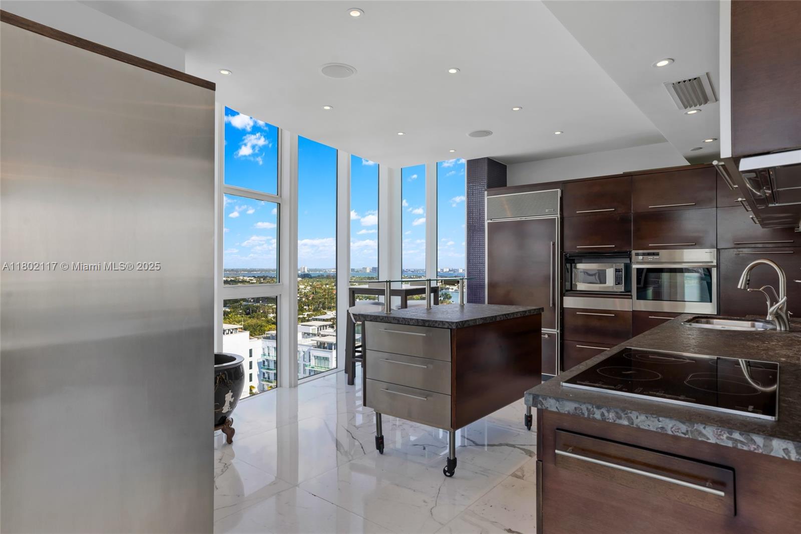 6000 Indian Creek Dr # 3 Unit: 25C-3