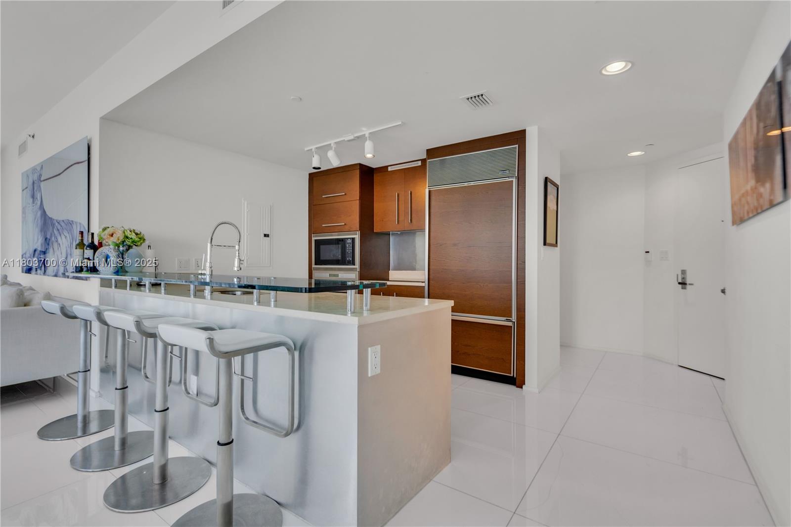 465 Brickell Ave # 4702