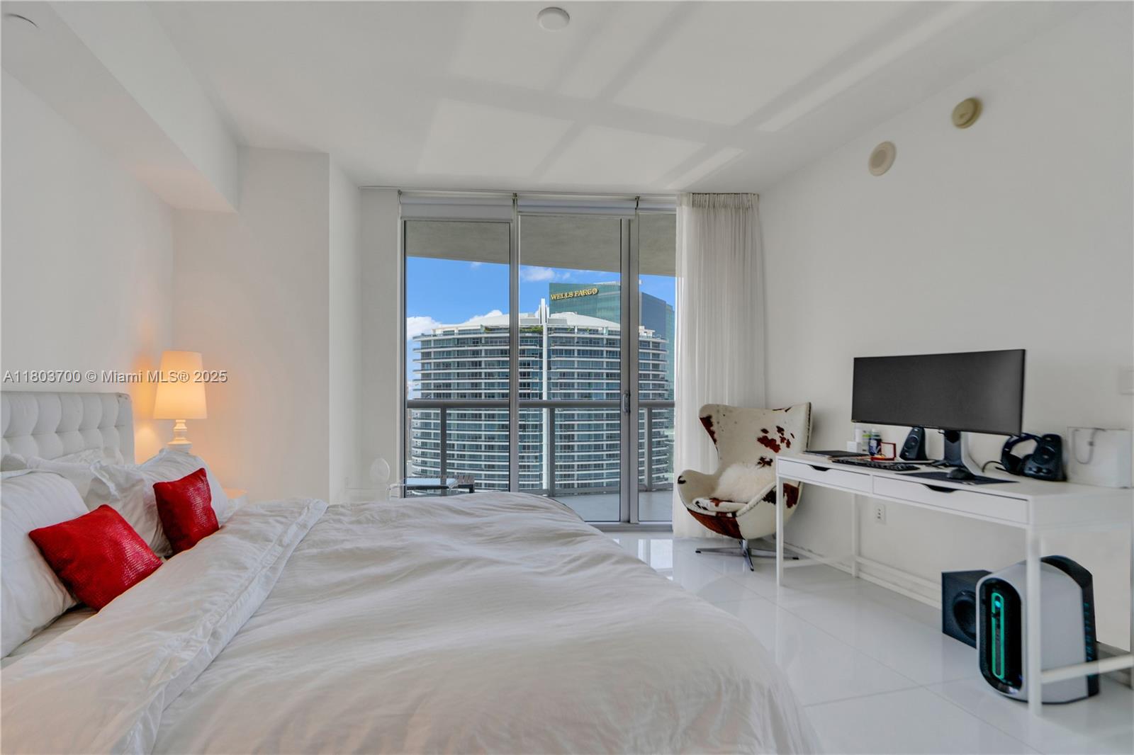 465 Brickell Ave # 4702
