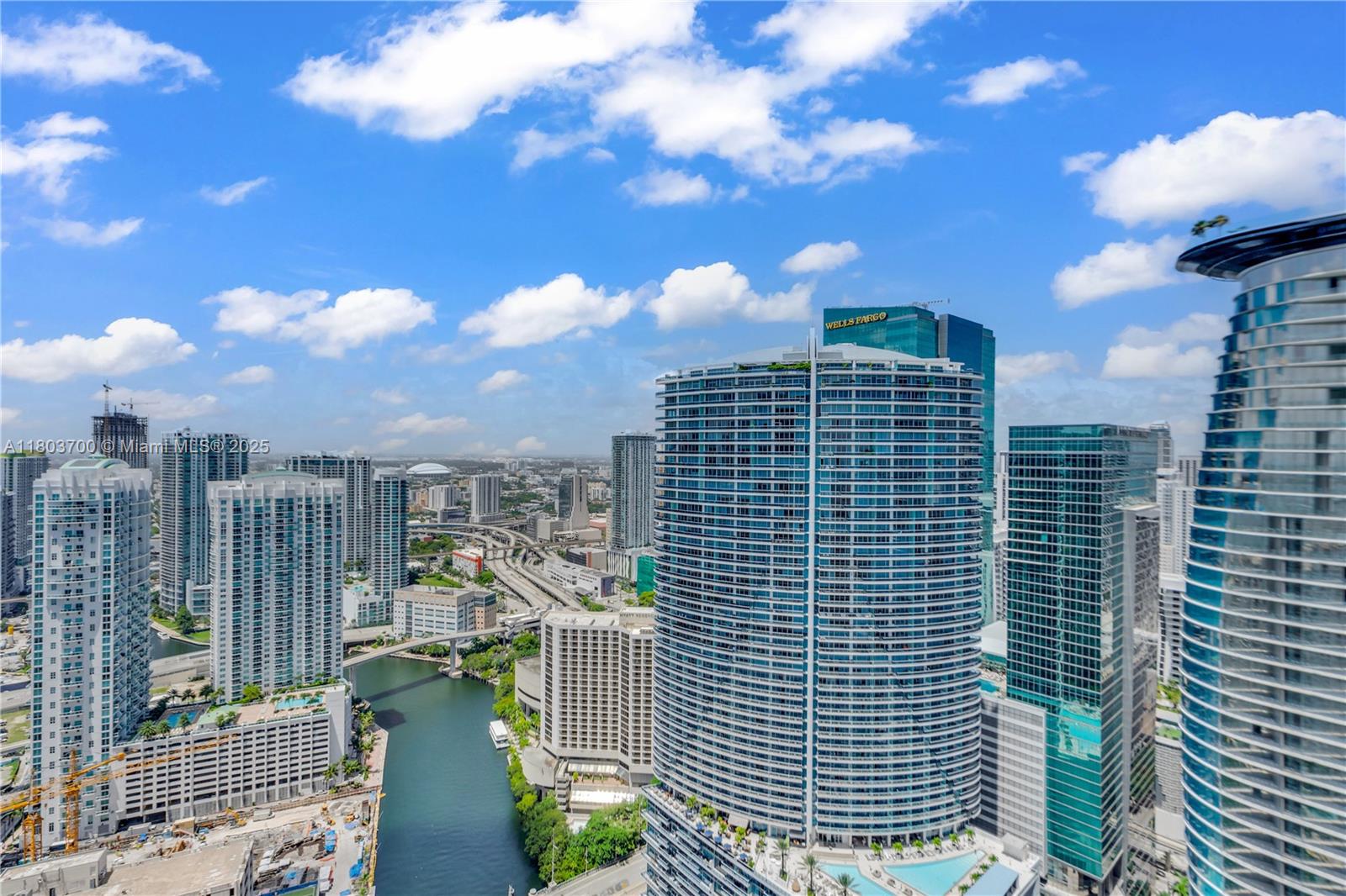 465 Brickell Ave # 4702
