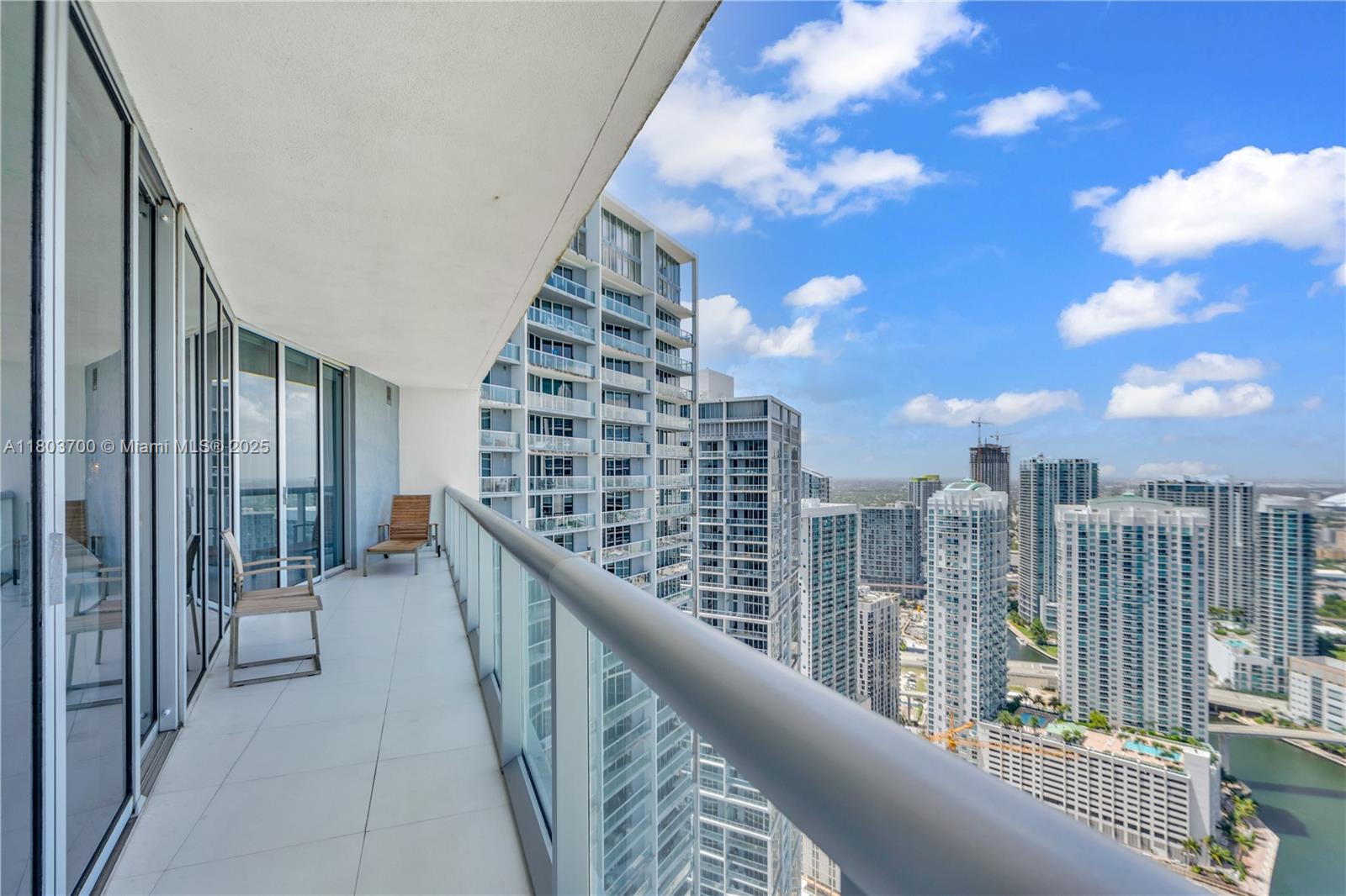 465 Brickell Ave # 4702