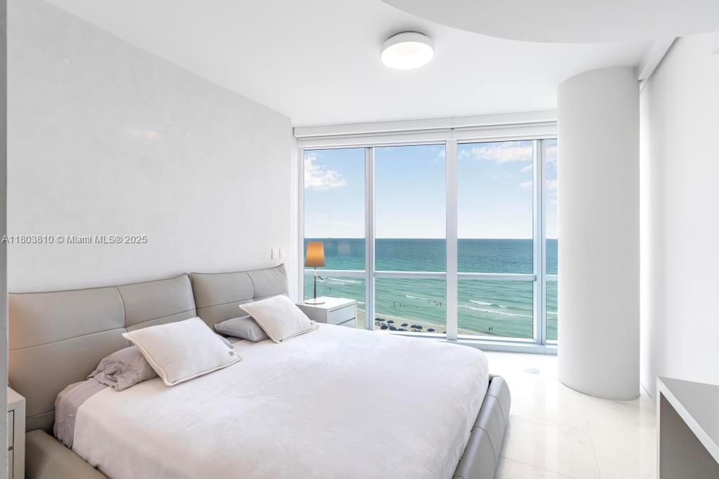 17121 Collins Ave # 903