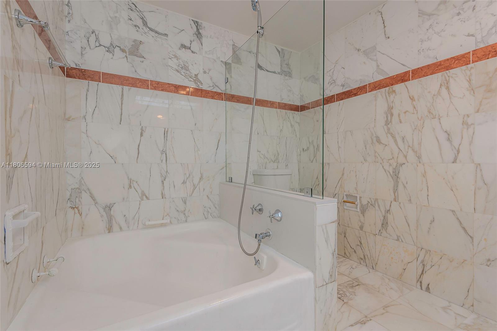 5255 Collins Ave # 14D