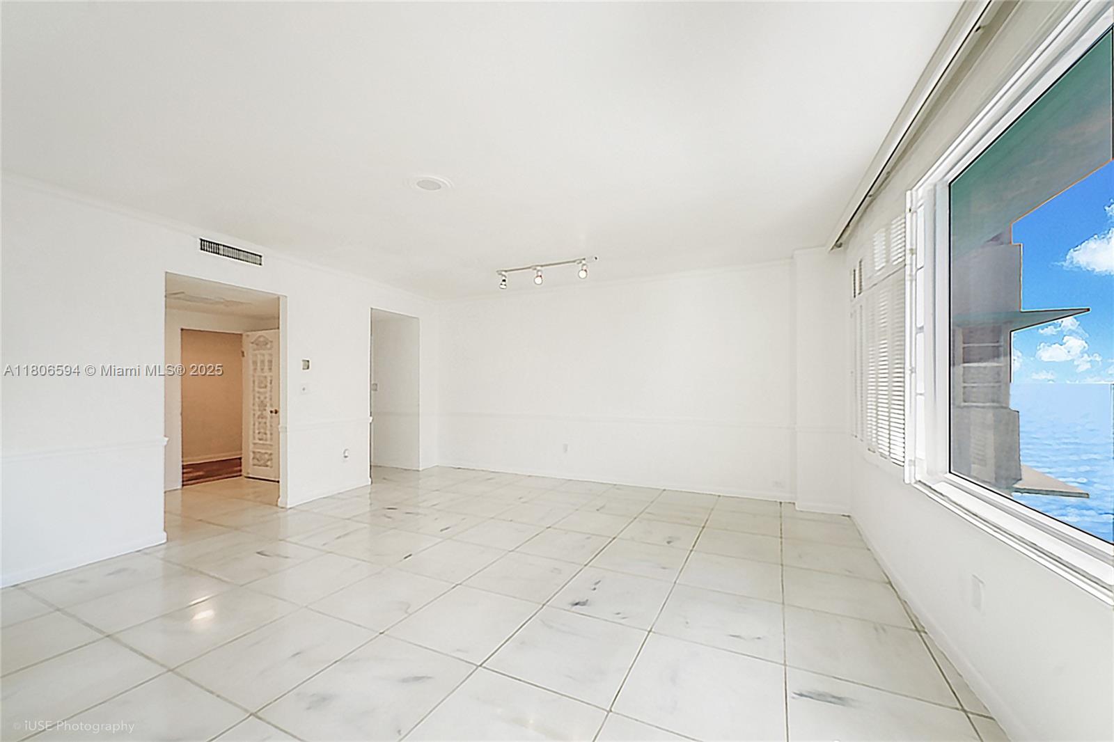5255 Collins Ave # 14D