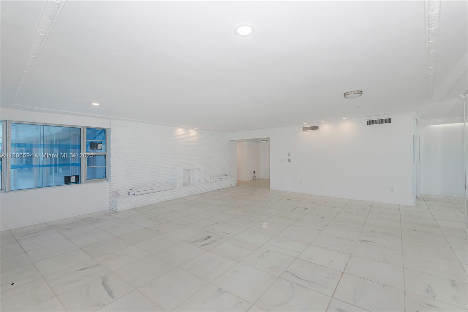 5255 Collins Ave # 14D