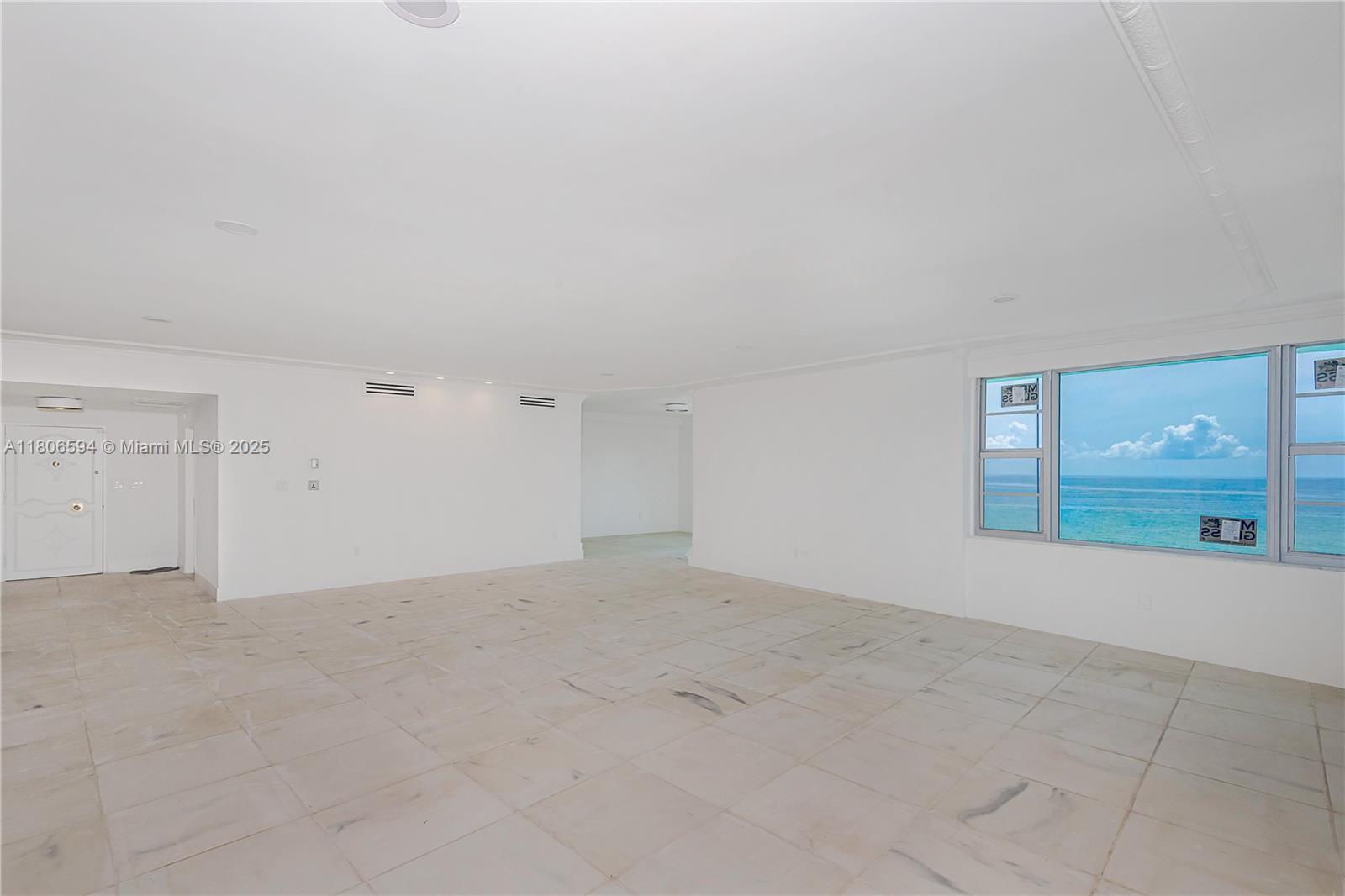 5255 Collins Ave # 14D