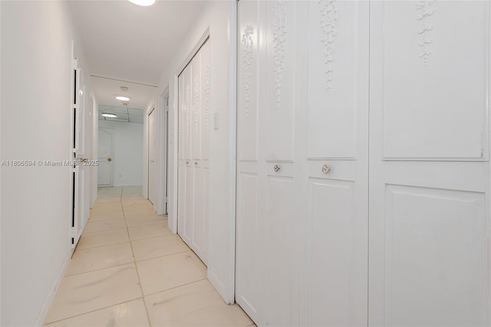 5255 Collins Ave # 14D