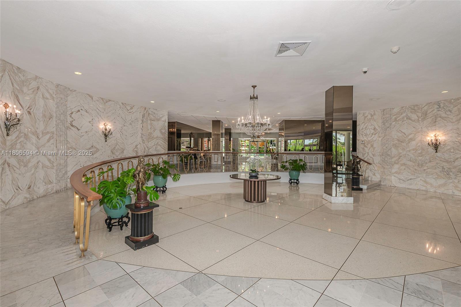 5255 Collins Ave # 14D