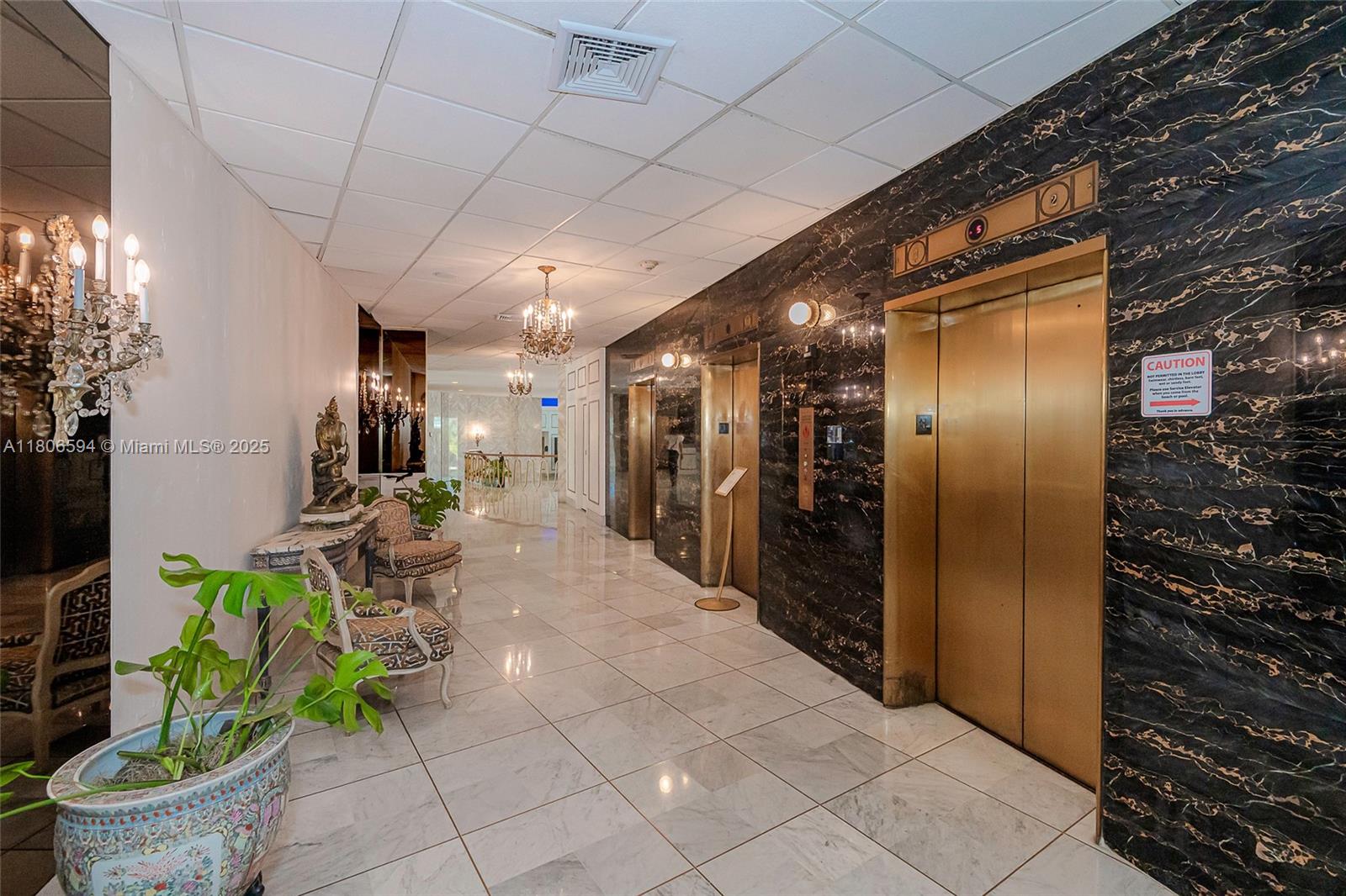 5255 Collins Ave # 14D