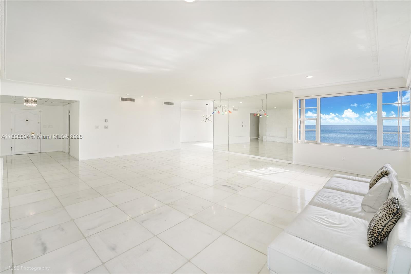 5255 Collins Ave # 14D