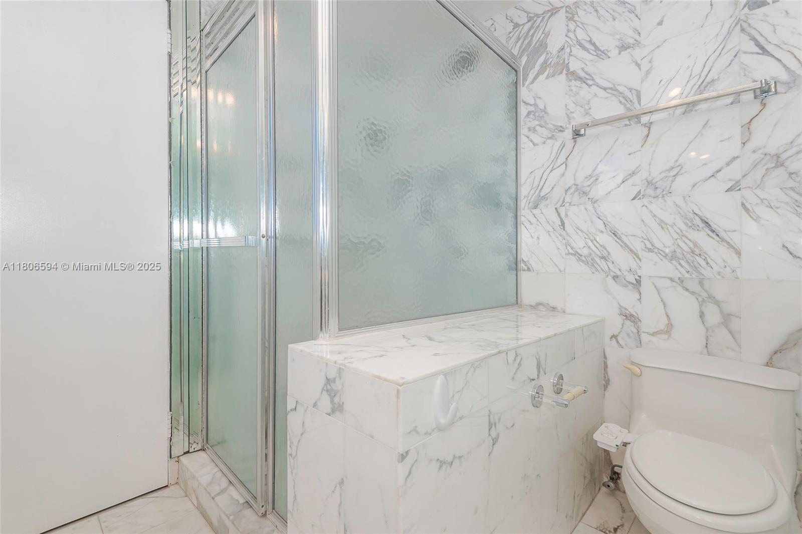 5255 Collins Ave # 14D