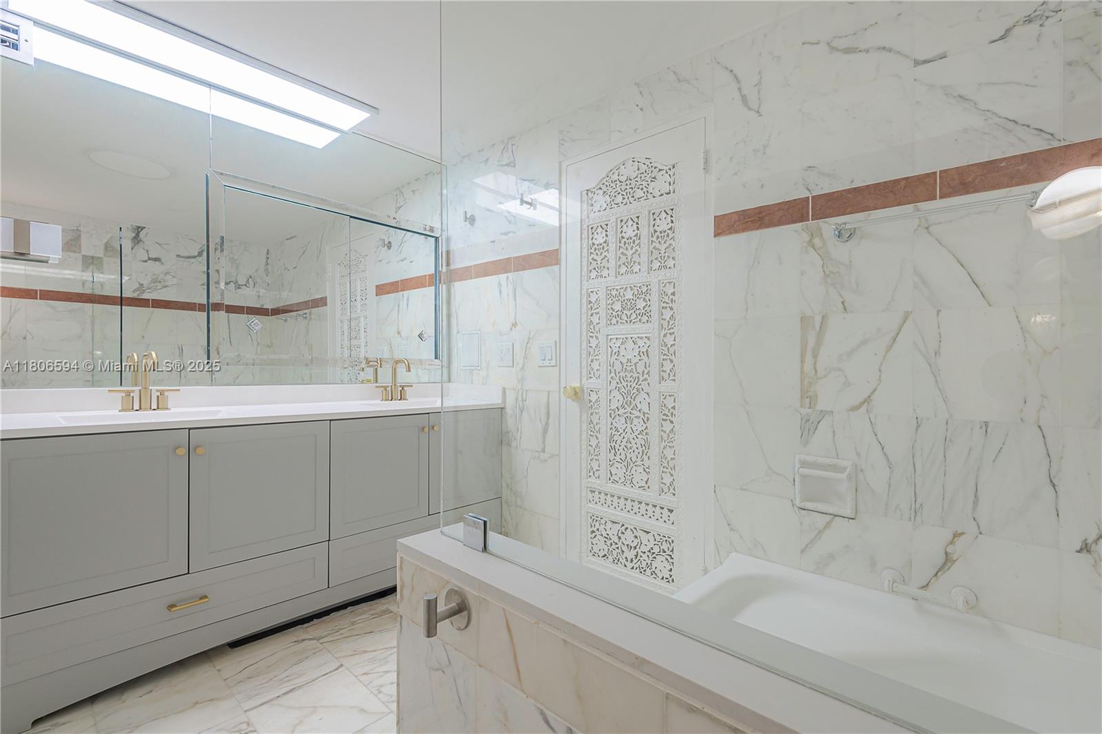 5255 Collins Ave # 14D