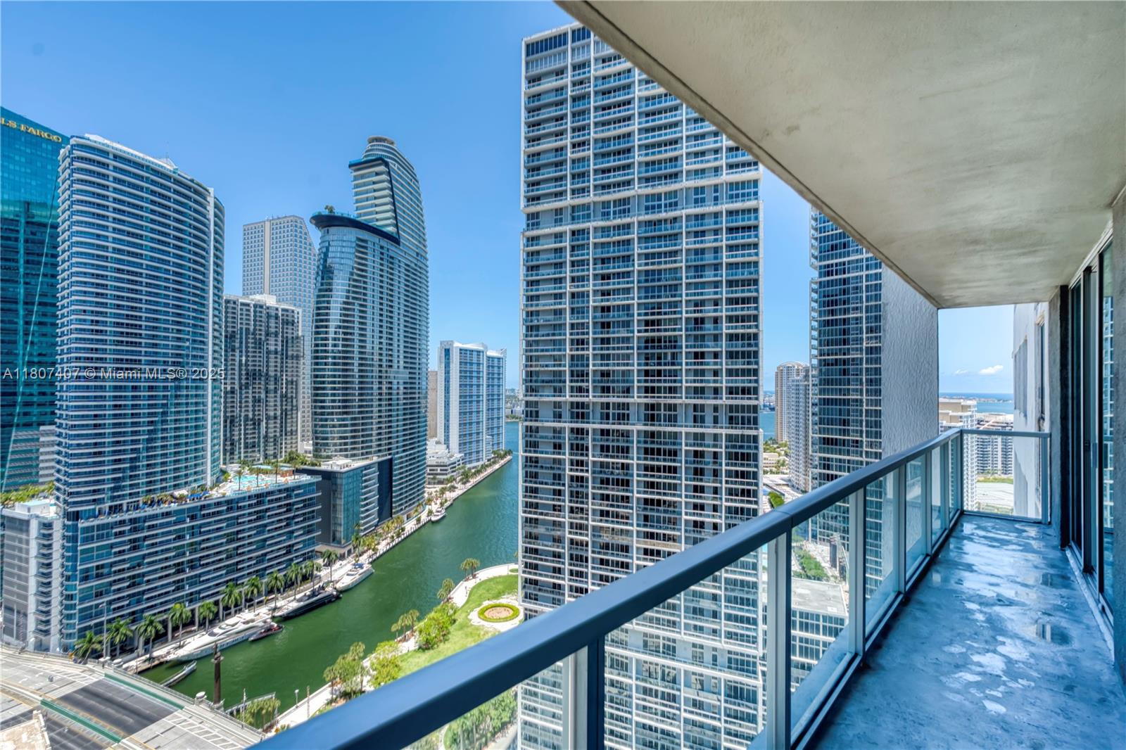 500 Brickell Ave # 3103
