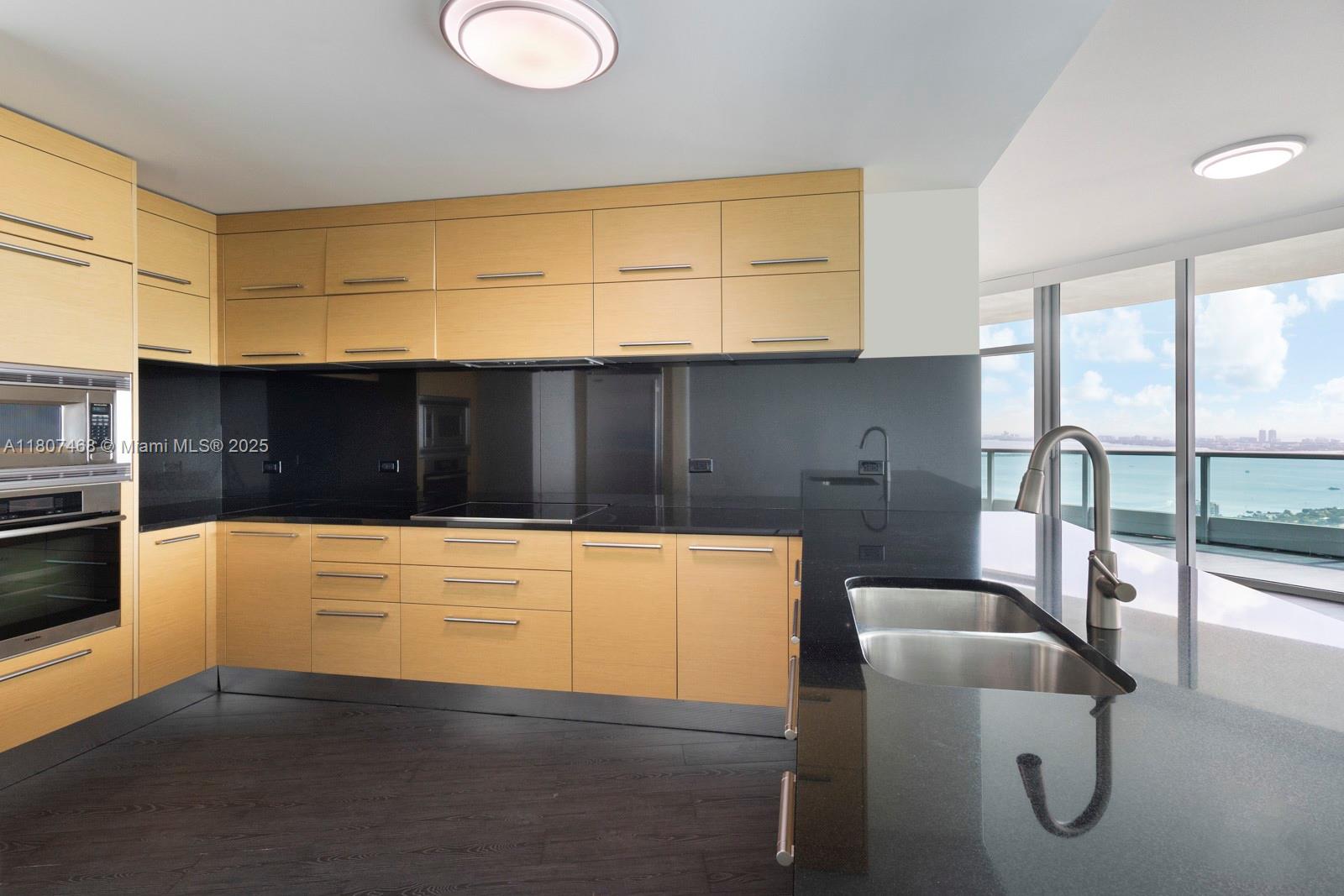 900 Biscayne Blvd # 5606